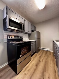 Building Photo - Newly Renovated 2 bedroom in Englewood!