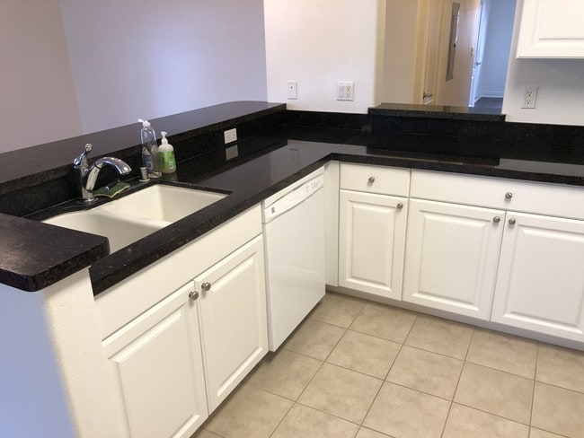 Building Photo - 92-1083 Koio Dr