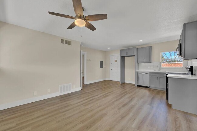 Building Photo - Downtown Vacaville 1Bed/1Bath
