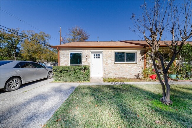 Building Photo - 1716 Crestdale Dr