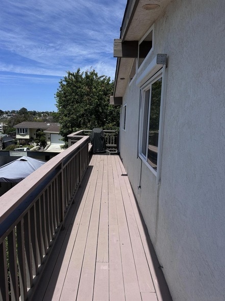 Building Photo - 3539 Mt Laurence Dr