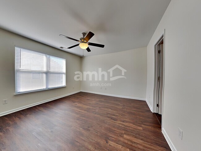 Building Photo - 321 Mossy Wood Rd