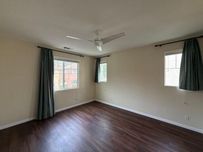 Building Photo - Great 3B/2.5BA House in Gated San Elijo Hills Community!