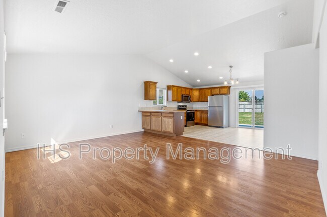 Building Photo - 5204 Desert Dove Loop