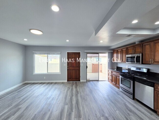 Building Photo - 12526 Cuesta Dr