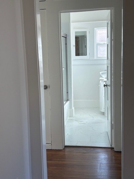 Building Photo - 725 E Princeton Ave