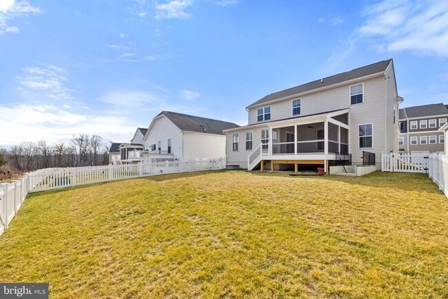 Building Photo - 513 Parkland Dr