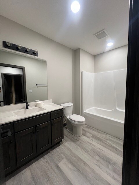 Building Photo - 322 Park St