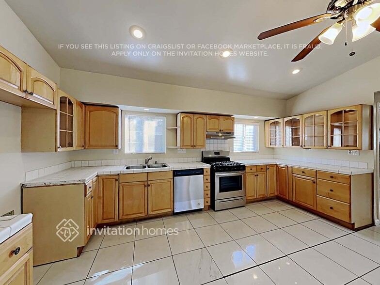 Building Photo - 14752 Lemay St