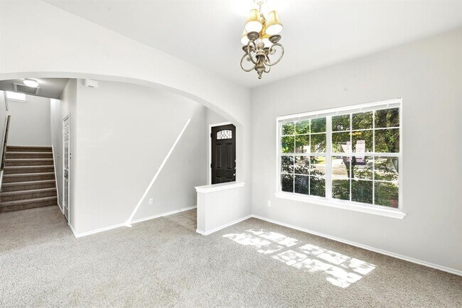 Building Photo - 13316 Marie Ln