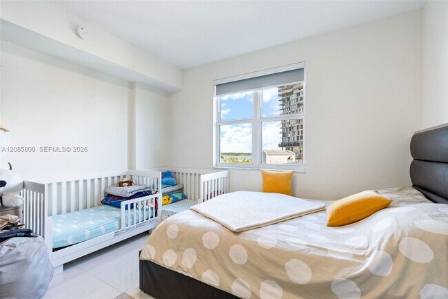 Building Photo - 7900 Harbor Island Dr