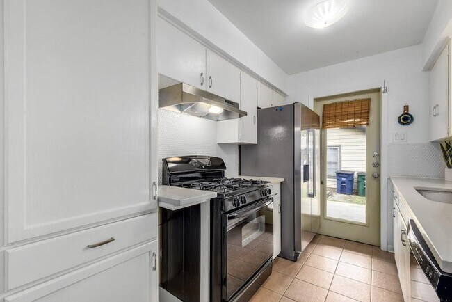 Building Photo - 123 Coleman St