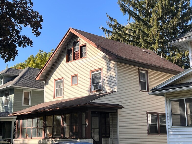 Building Photo - 364 Ravenwood Ave