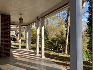 Building Photo - 202 N Spring St