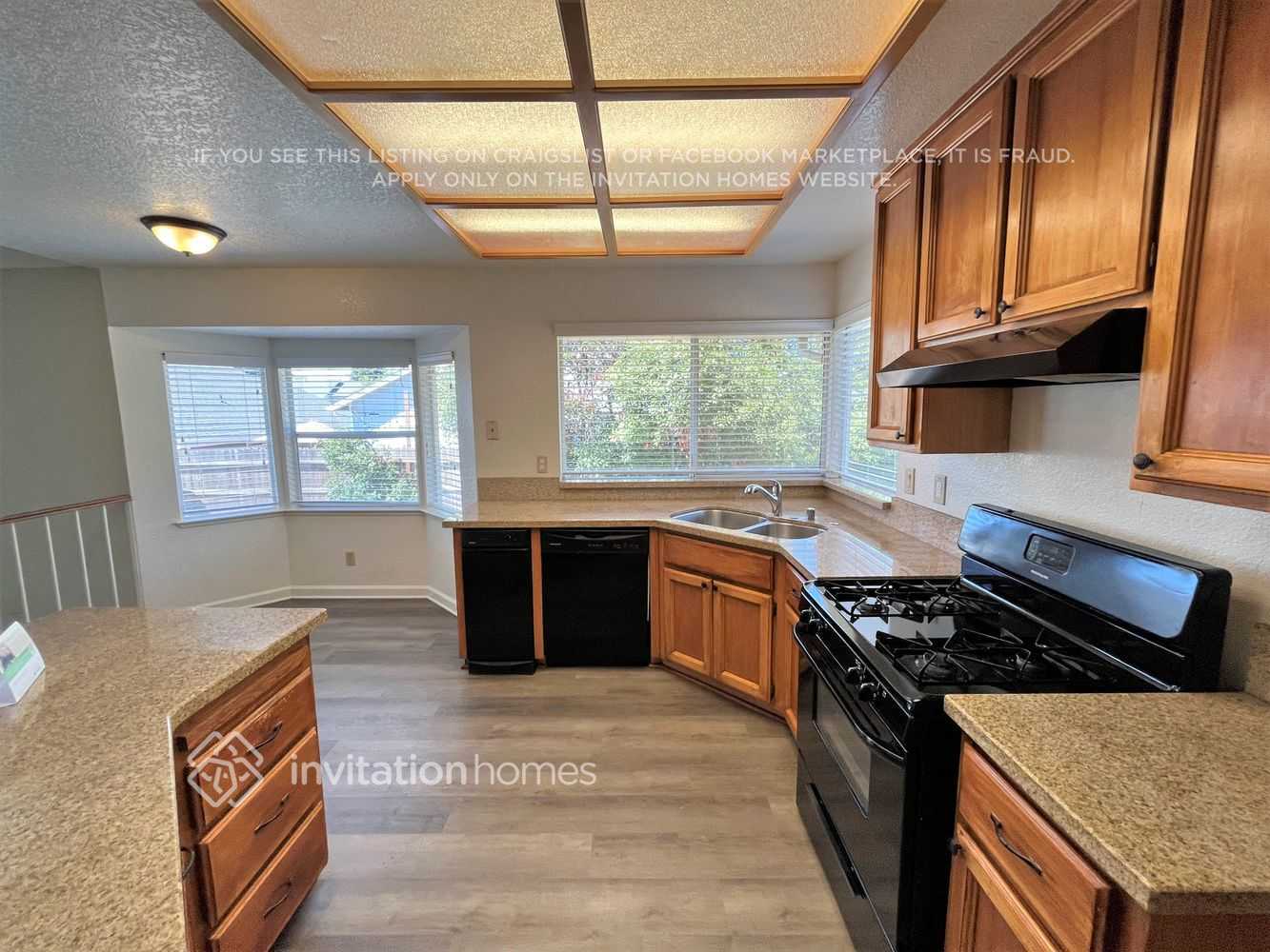 Building Photo - 5740 River Run Cir