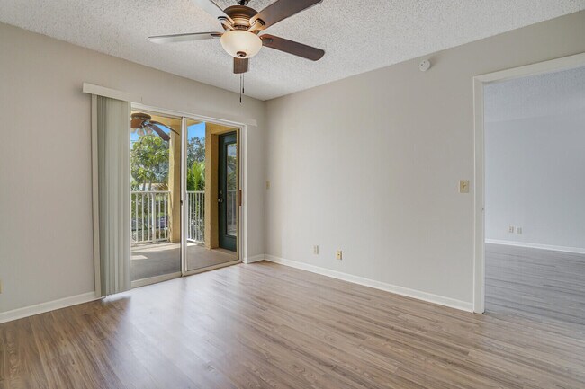 Building Photo - 6315 La Costa Dr