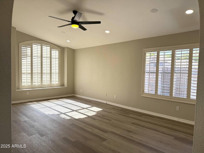 Building Photo - 1030 S Brentwood Ct
