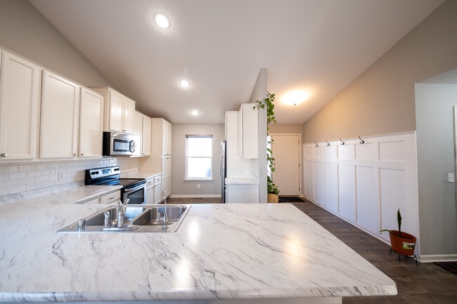 Building Photo - 15233 Emory Ave