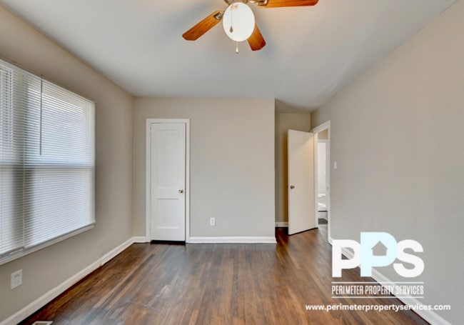 Building Photo - 2821 Palm Dr