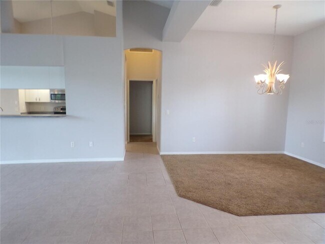 Building Photo - 2732 Royal Palm Dr