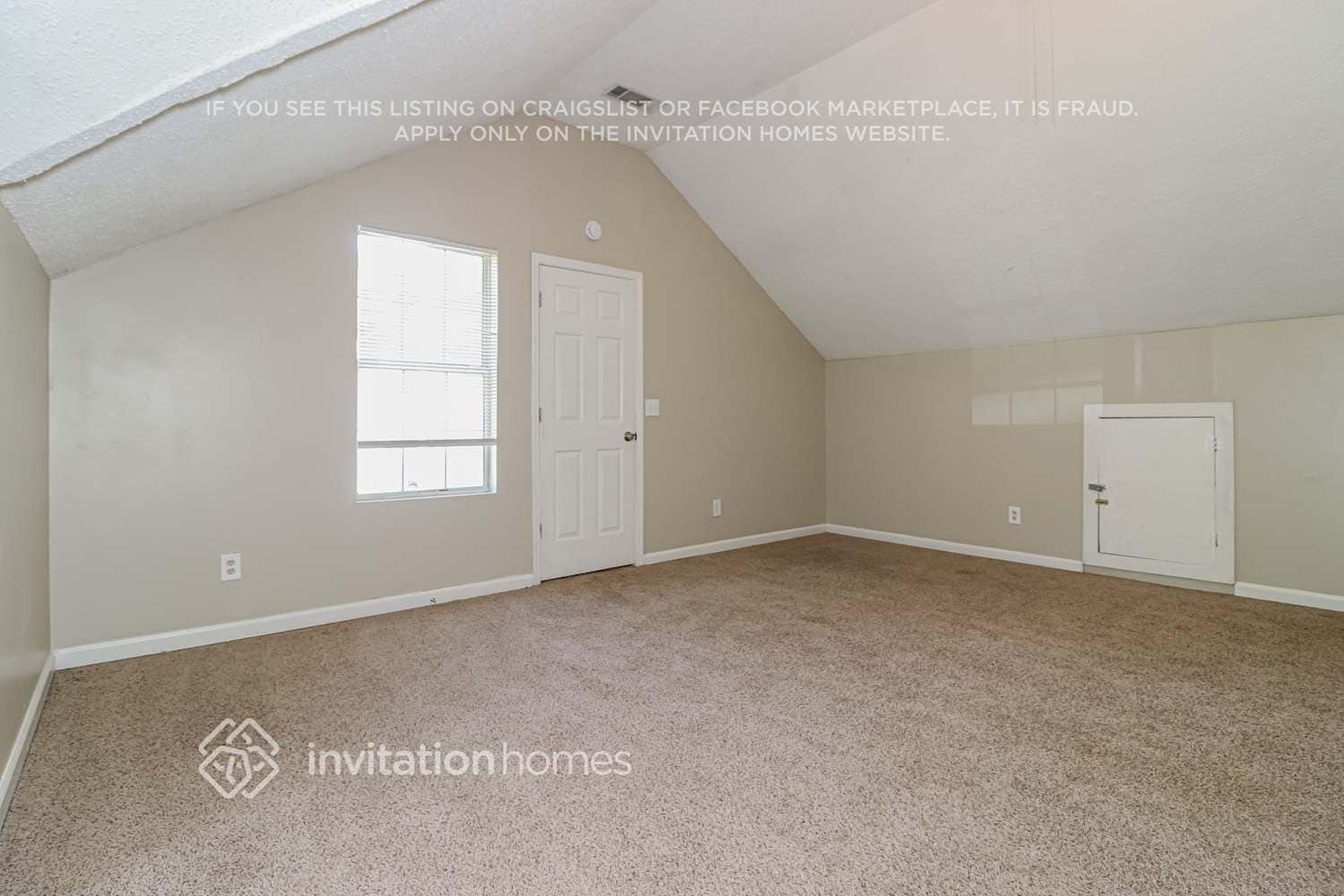 Building Photo - 532 Carriage Walk Ln