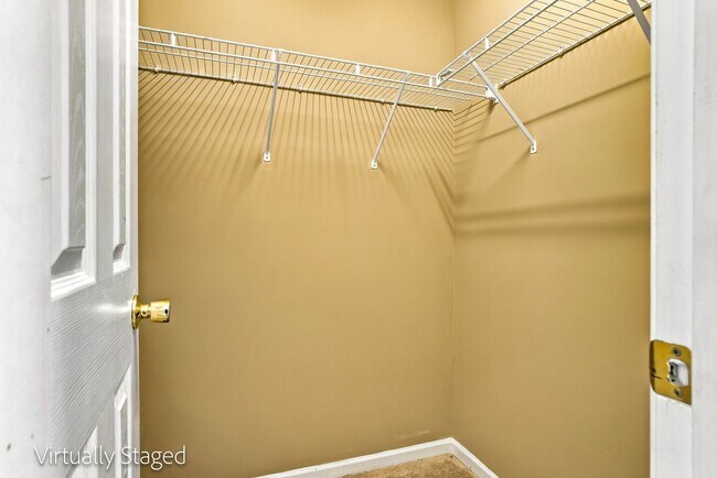 Building Photo - 822 Oakshire Cir