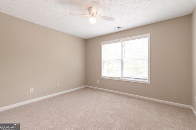 Building Photo - 2020 Briar Creek Ct NE