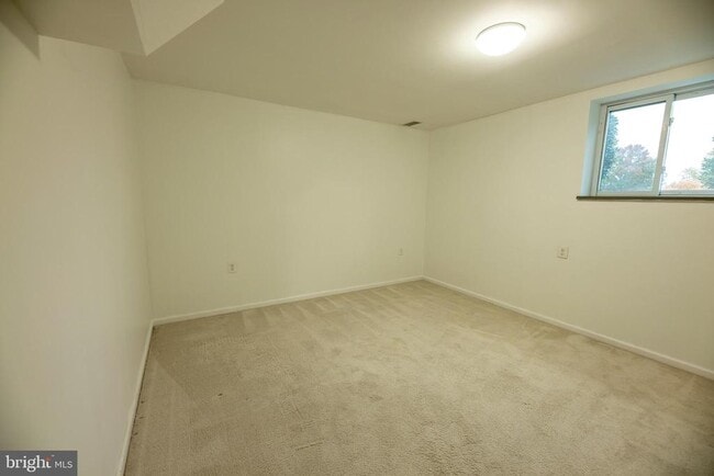 Building Photo - 6017 Walhaven Dr