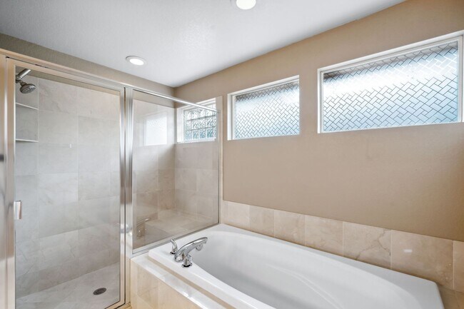 Building Photo - Spacious 3BD, 3.5BA Platt Park Home with Finished Basement and 2-Car Garage