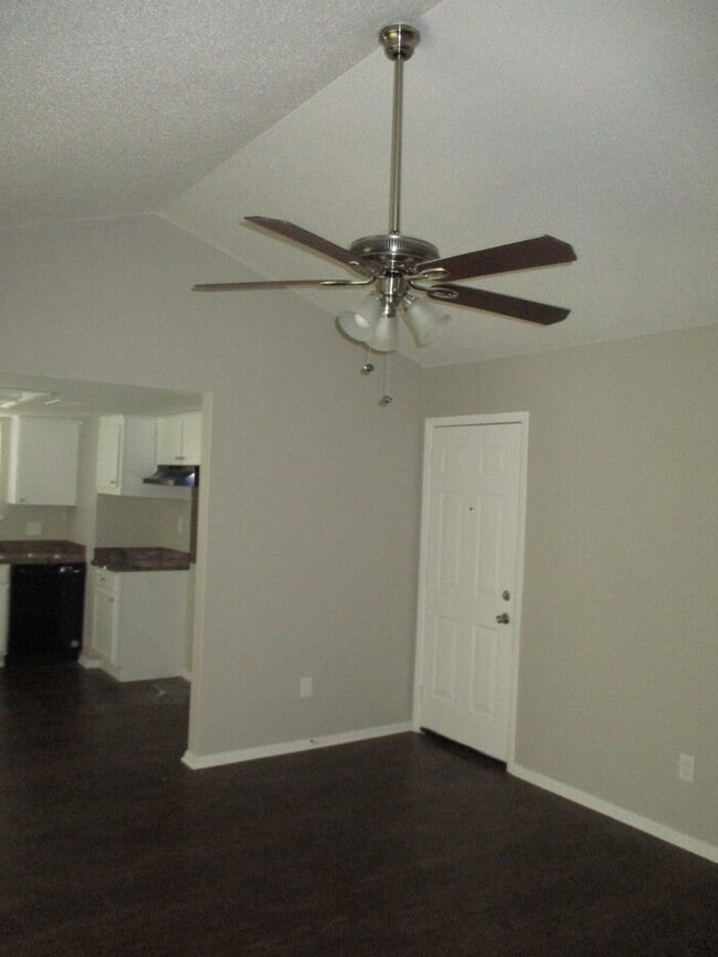 Building Photo - 4018 Ambrose Dr