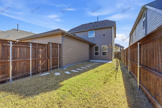 Building Photo - 7041 Helena Hl