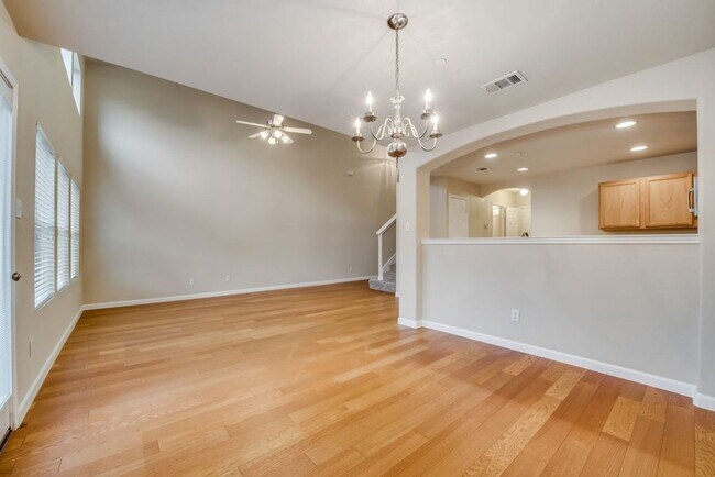 Building Photo - COMING SOON! CHARMMING 2 BEDROOM TOWNHOME ...