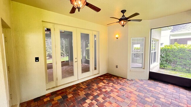 Building Photo - Available NOW! Stunning 4-Bedroom Home in ...