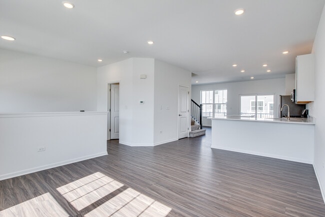 Building Photo - 25662 W Yorkshire Dr