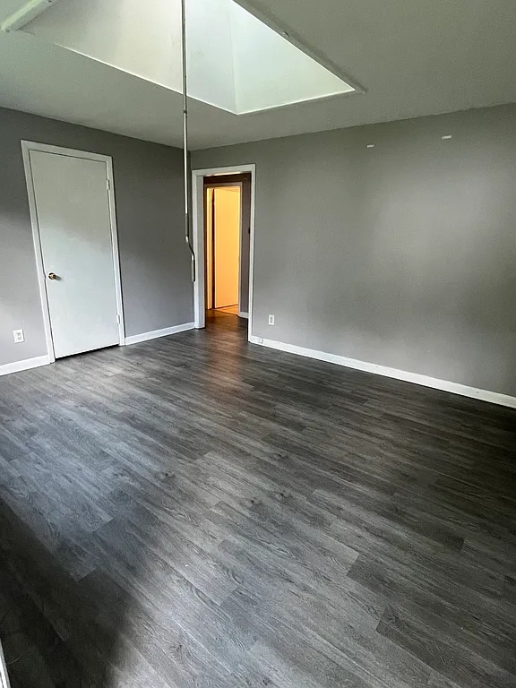 Building Photo - 122 Grace St