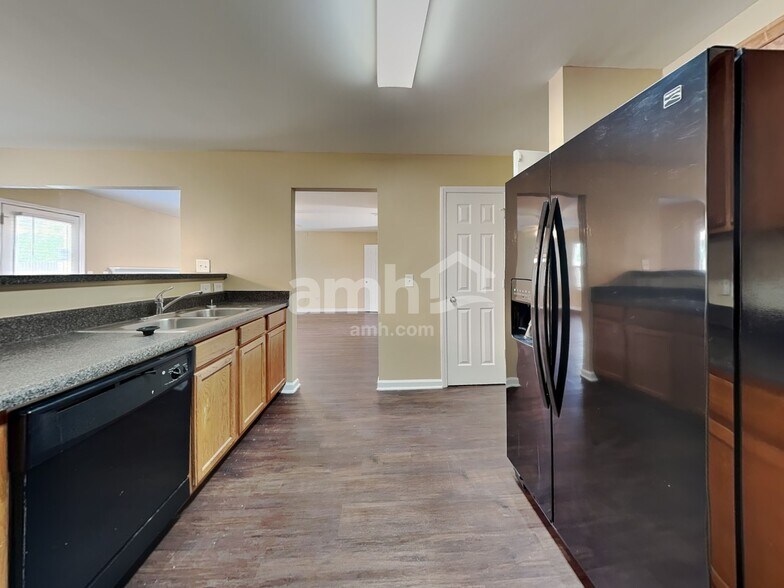 Building Photo - 3827 Chehaw Dr