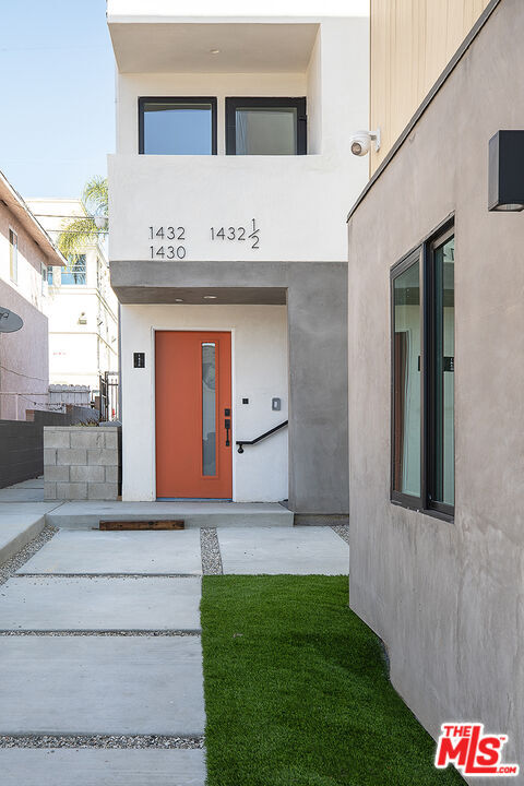 Building Photo - 1432-1432 W 9th St