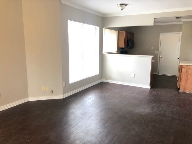 Building Photo - Charming 3 bed 2.5 baths in Rowlett!