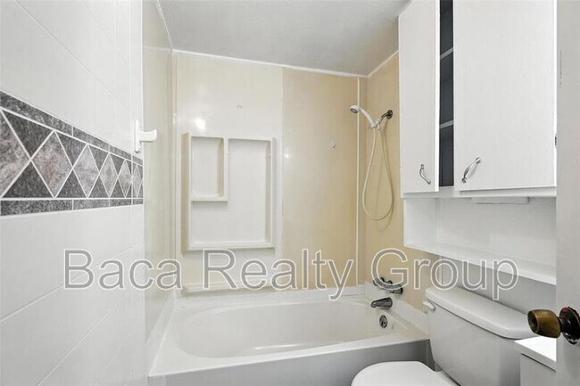 Building Photo - 228 N Donald Ave