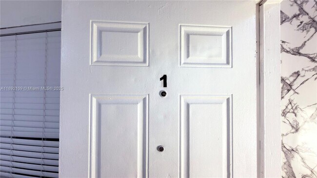 Building Photo - 545 Michigan Ave