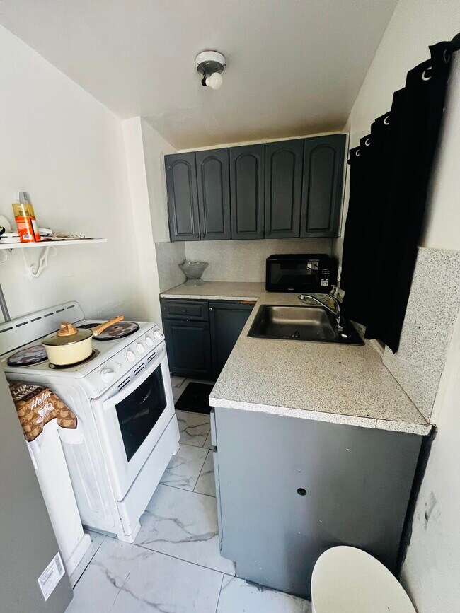 Building Photo - 19530 NW 11th Ave