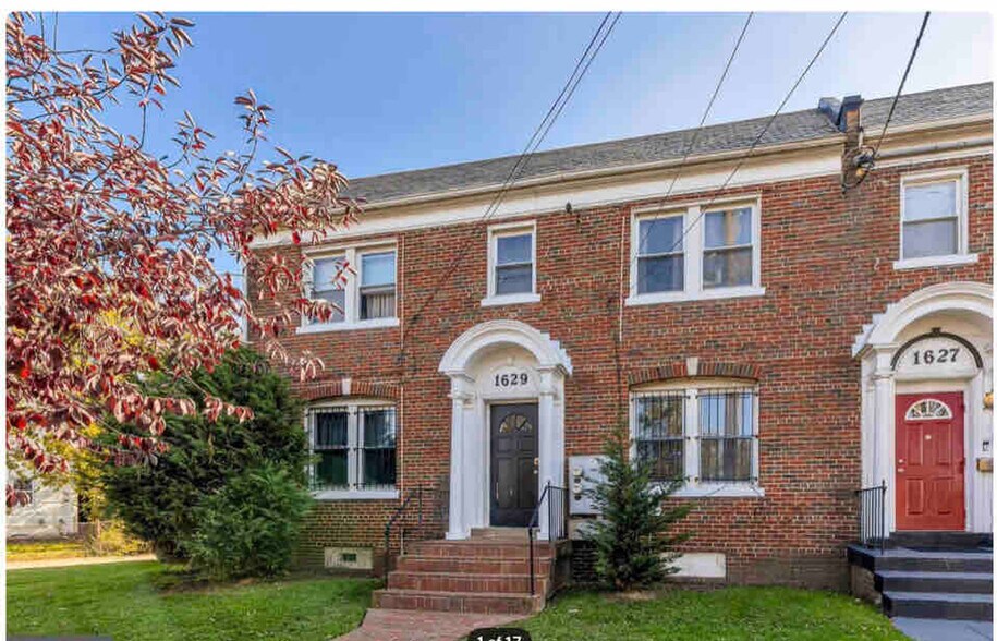 Building Photo - 1501 17th St SE