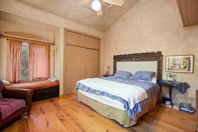 Building Photo - 5803 Rittenhouse Shore Dr