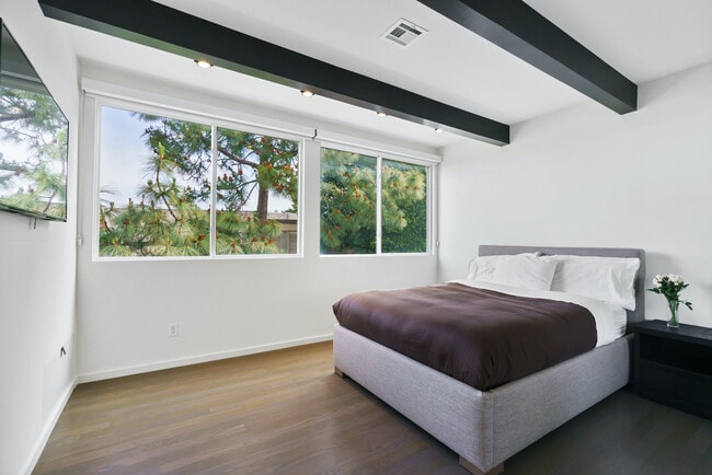 Building Photo - 2235 Gloaming Way