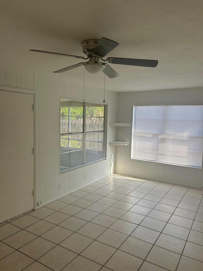 Building Photo - 2349 NE Rustic Way