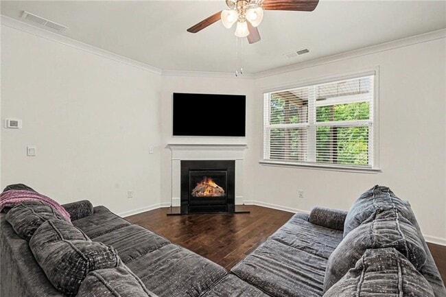 Building Photo - 639 Blue Juniper Cir