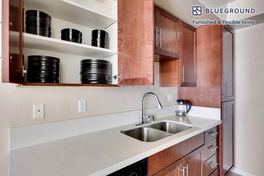 Building Photo - 28124 Peacock Ridge Dr