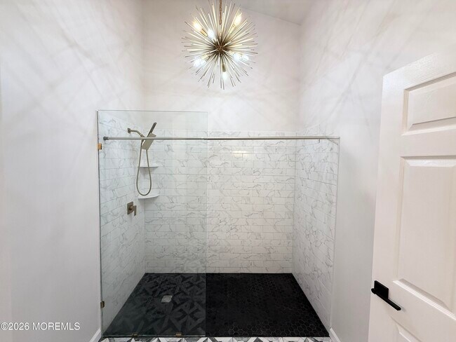 Building Photo - 41 Weller Pl