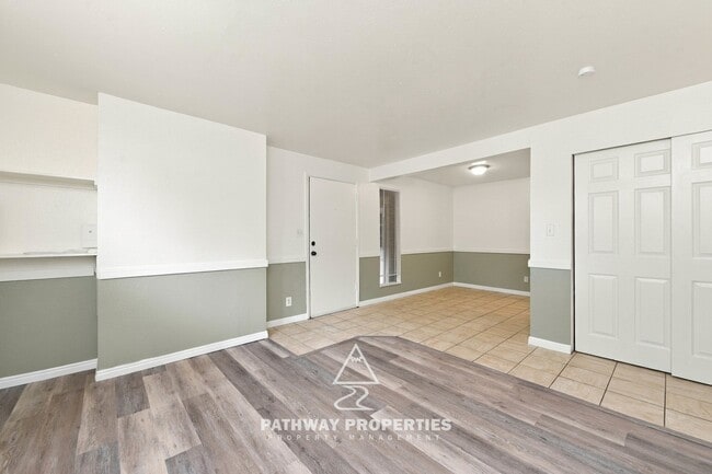 Building Photo - 872 W 500 S