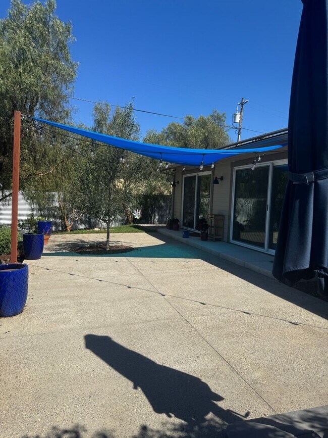 Building Photo - Convenient Modern 2 Bed/2 Bath in Solvang